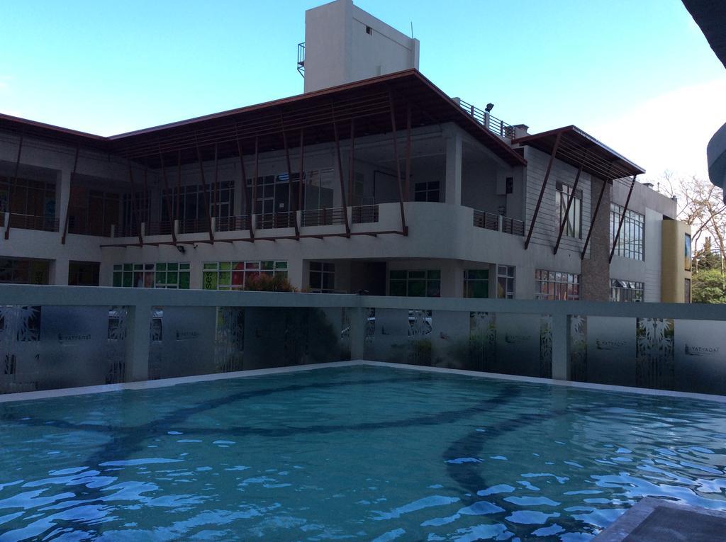 Mary'S Crib Cityland Prime Tagaytay With Free Wifi & Swimming تاجيتاي المظهر الخارجي الصورة
